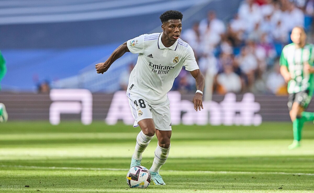 1998德尚带领法国夺得世界杯,世界杯最惨的人