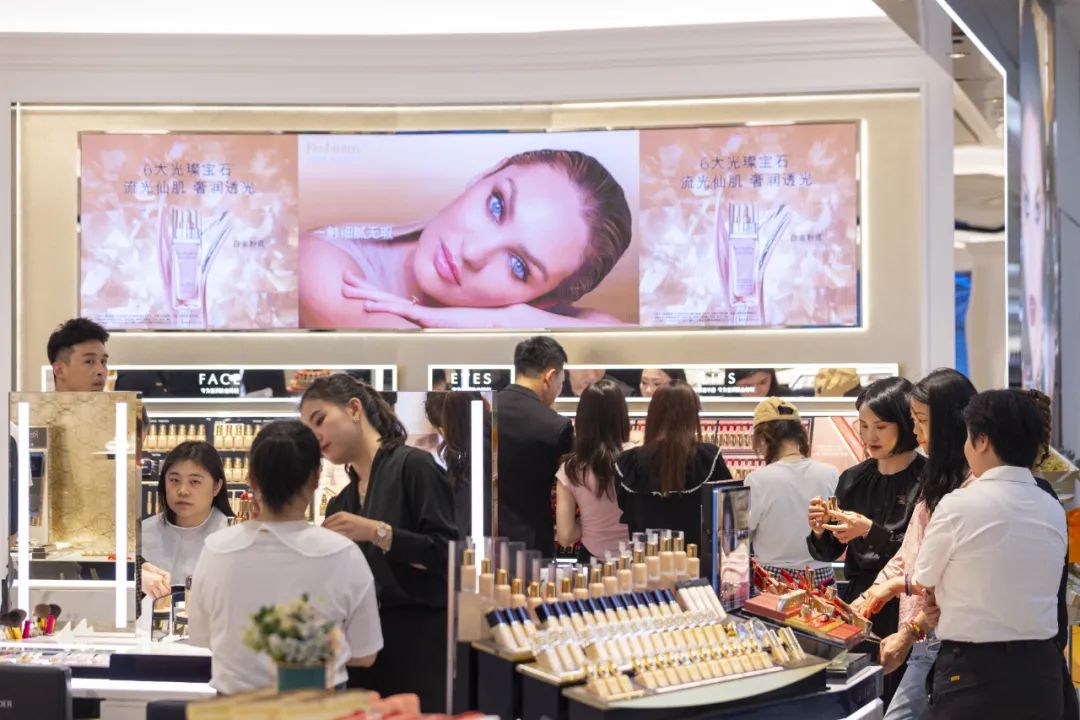 比迪拜哈利法塔还高的塔,比迪拜好大的商场