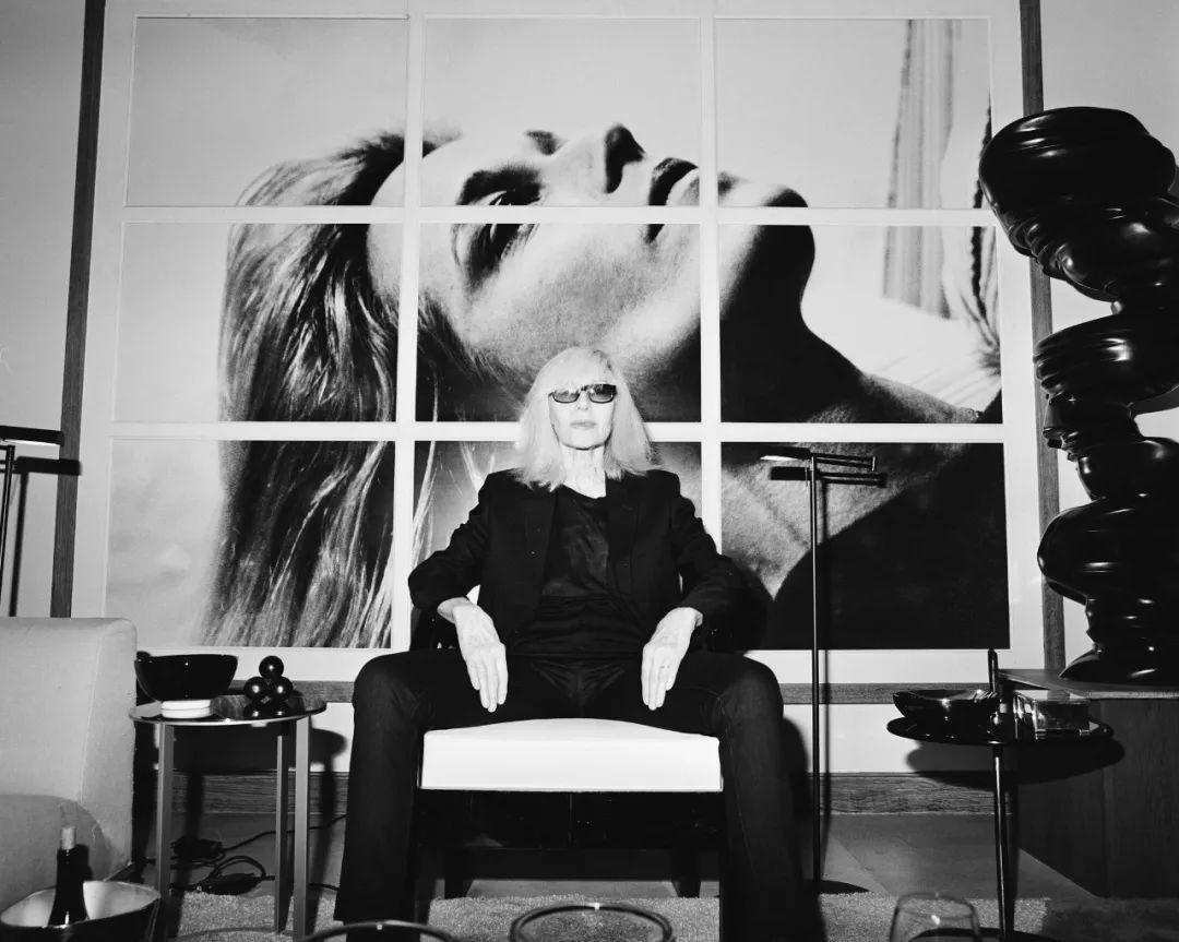 她让YSL“一见钟情”,相伴30年,结婚新郎却不是他