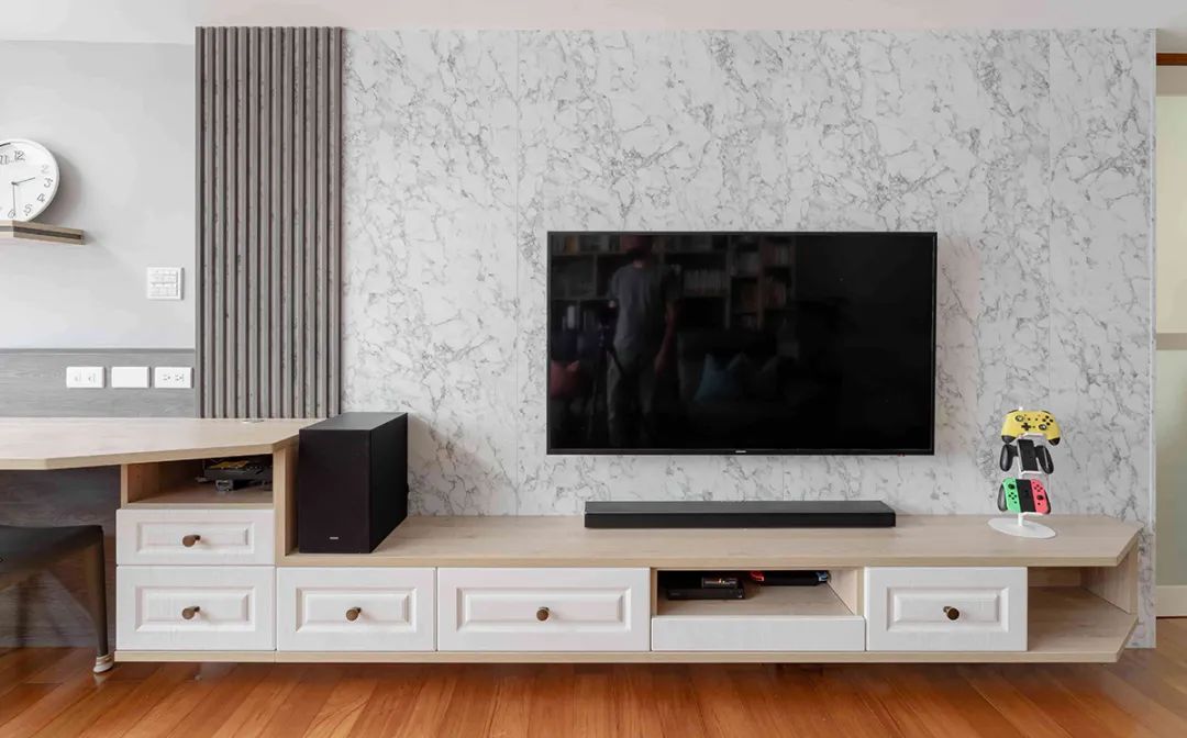 精装房如何打全屋柜子,实用70平方两室一厅全屋打柜子