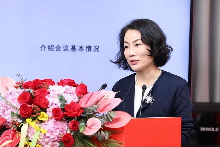 中国最贵女秘书朱旭,金牌女秘书朱旭年收入