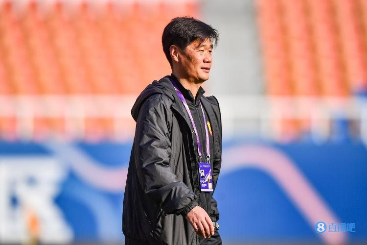 国足vs日本赛前李霄鹏发布会,国足0-2日本李霄鹏道歉