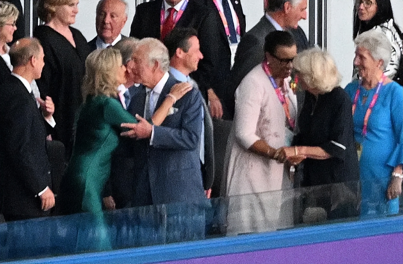 查尔斯弟媳,查尔斯和弟媳