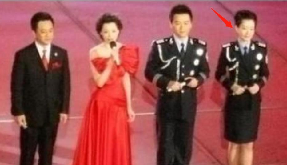 全国头号女警花王菲,王菲女警察