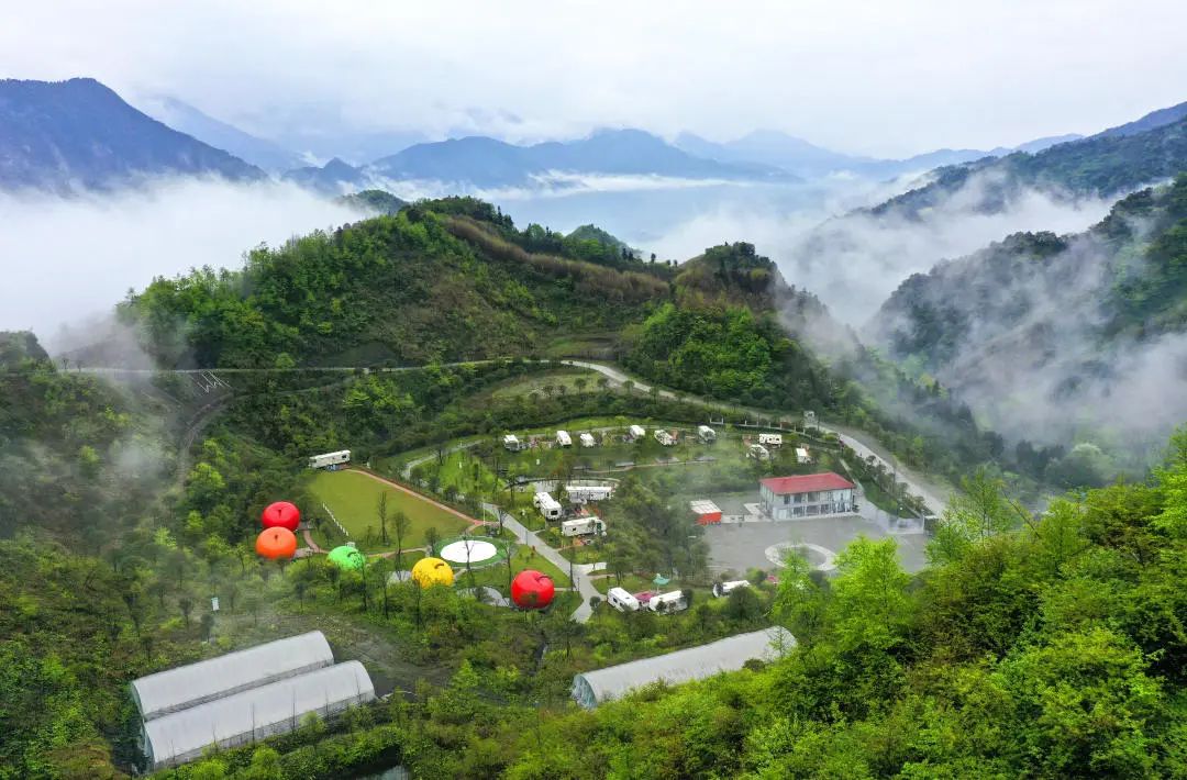 1h直达超好耍露营地！这五处秘密基地出片率100%，带你在星空下篝火旁，拥抱元气秋日大自然~