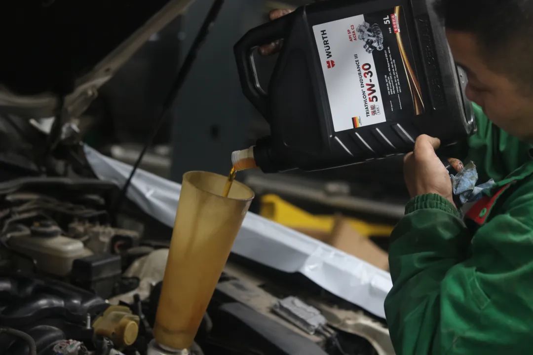 13代半皇冠底盘松散回炉重造,十三代皇冠彻底整备