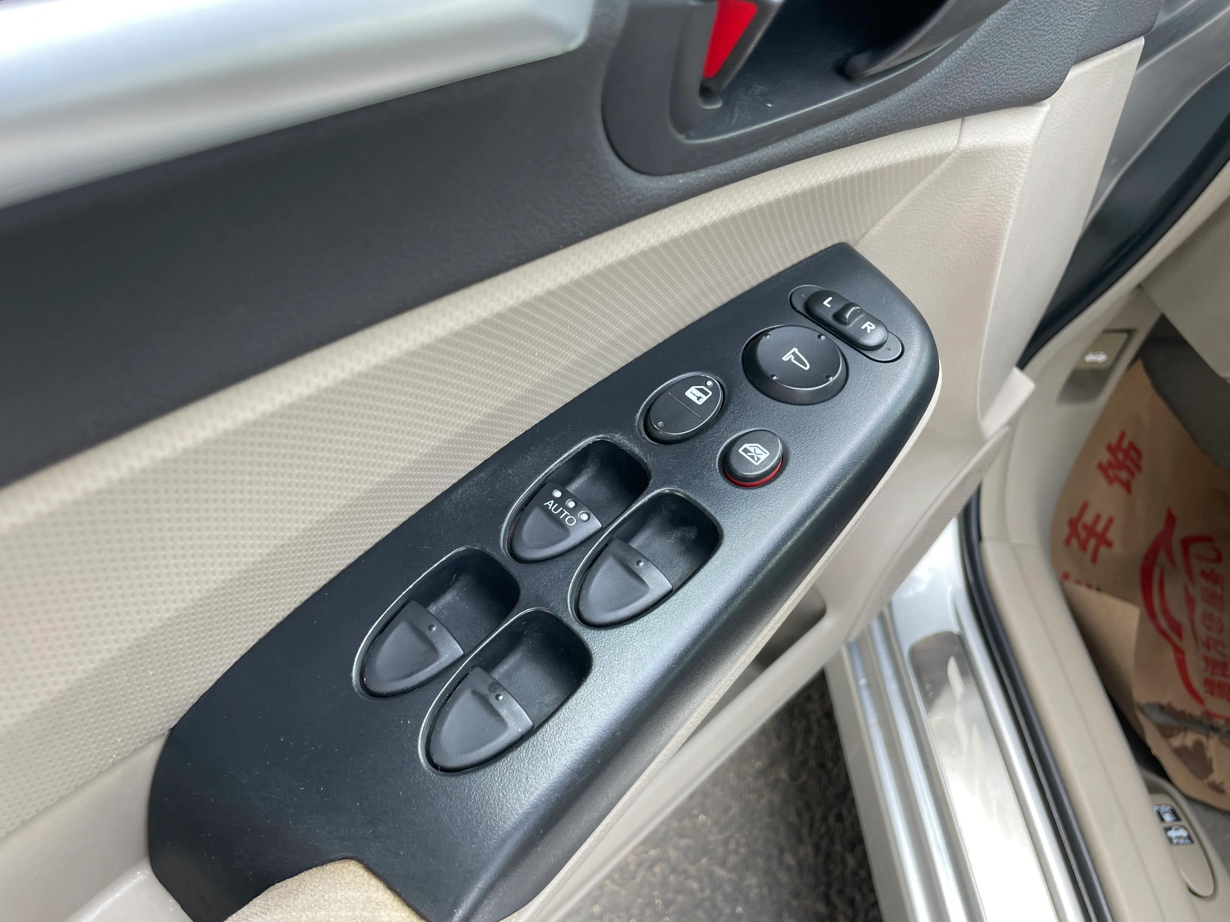 10年本田思域极品顶配,2012年极品8代思域