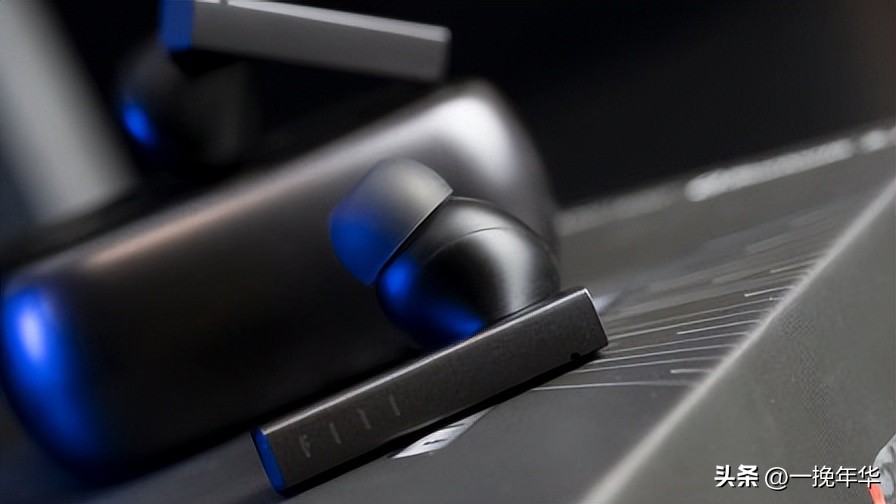 三款性价比超高的蓝牙耳机,50元内好的蓝牙耳机炫酷