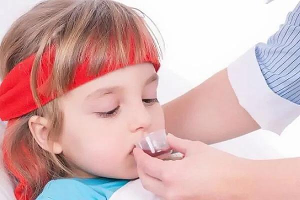 宝宝发烧吐没精神怎么回事,孩子发烧好了没精神怎么回事