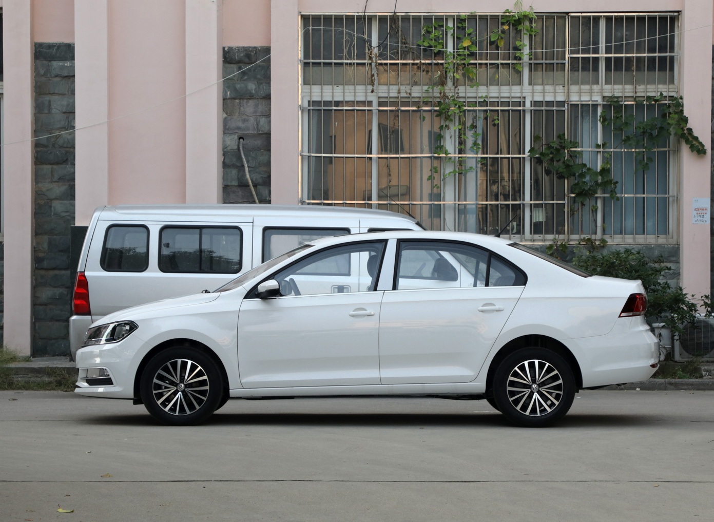 12万左右的桑塔纳,6万块的桑塔纳适合买吗