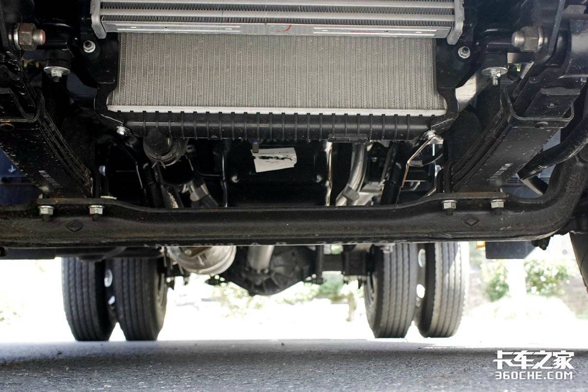 江铃凯运外观,江铃新凯运宽体内饰多宽