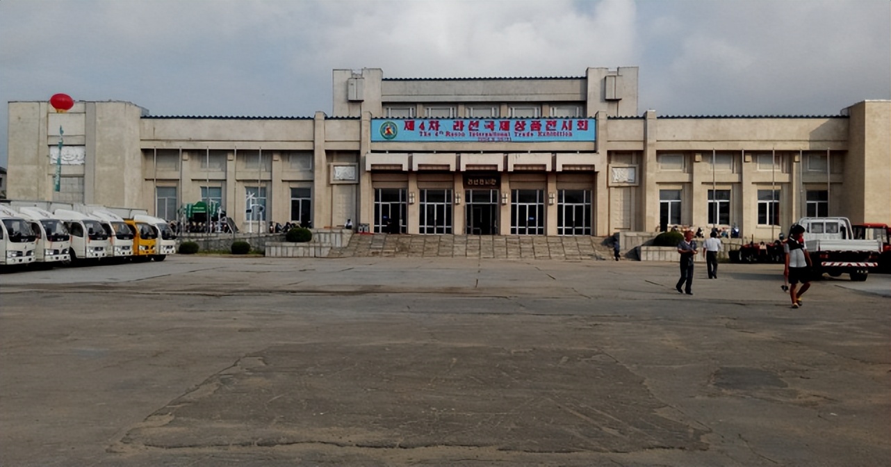 朝鲜街头都有什么车,朝鲜做生意的商人