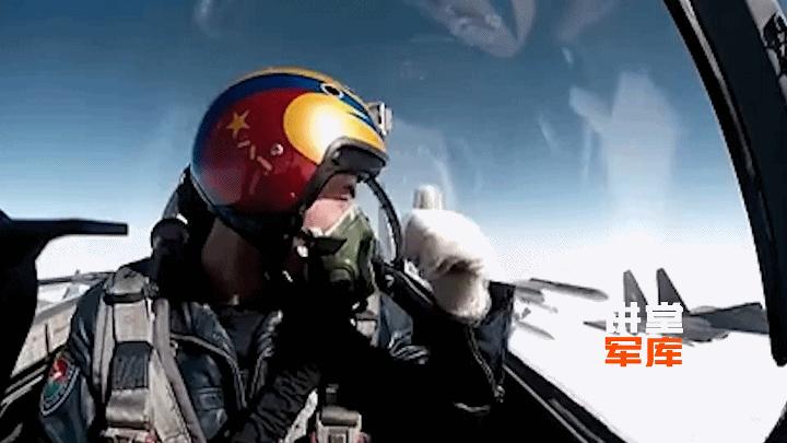 中国军队有战术手套吗,现役配发的战术手套