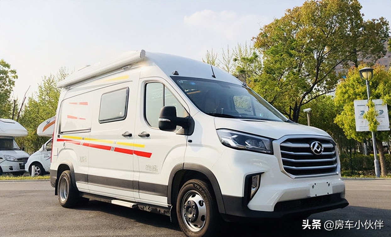 福特房车对比上汽大通原厂房车,高级福特房车改装案例