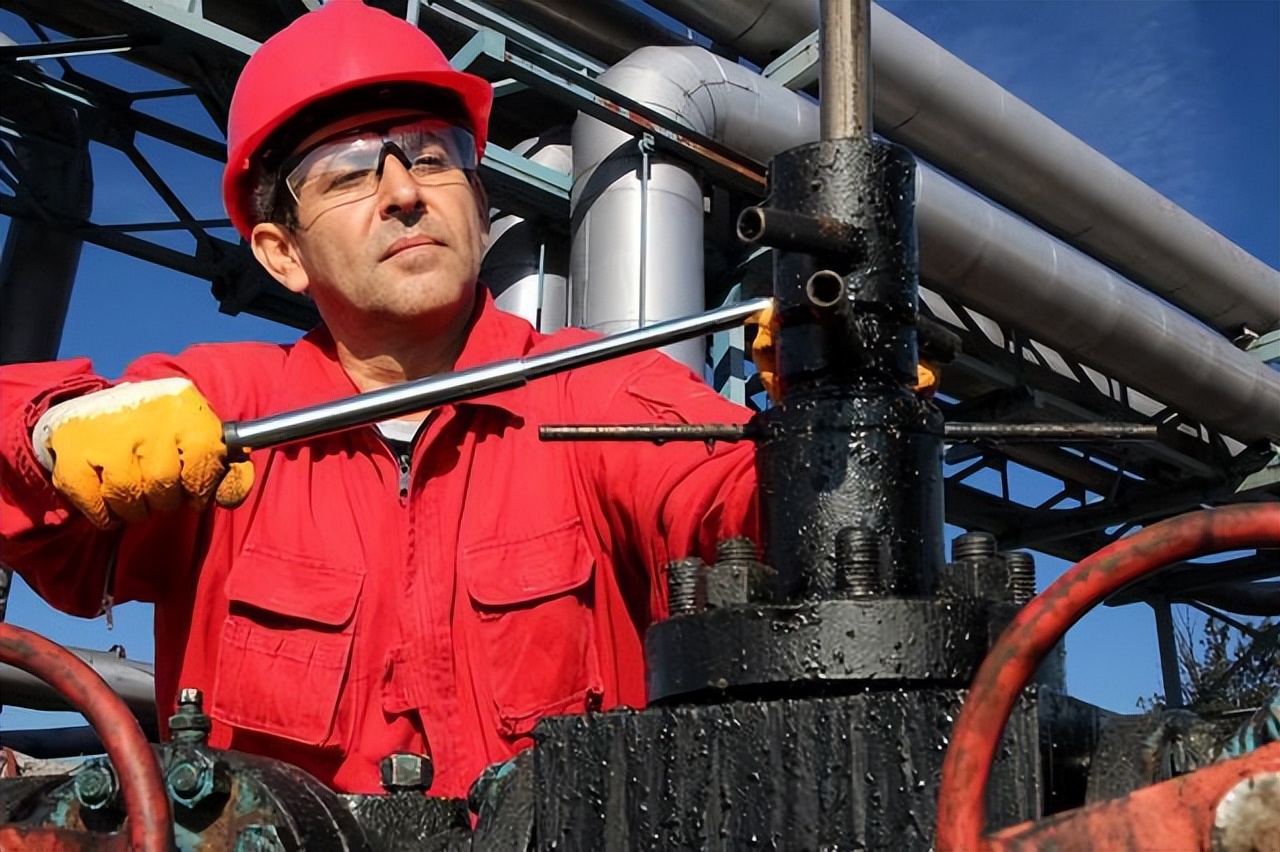 俄罗斯卖给印度的石油怎么运输,俄罗斯向印度出口石油怎么运输