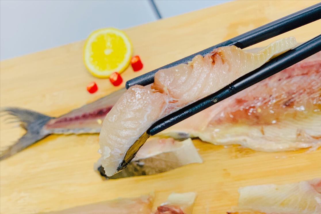 鲅鱼怎样分辨黑尾和黄尾,鲅鱼和黄金鲅鱼的区别