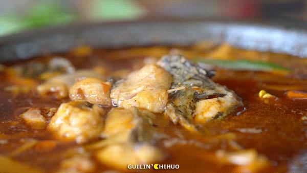 老字号石锅鱼31年老店,温岭石锅肥肠鱼