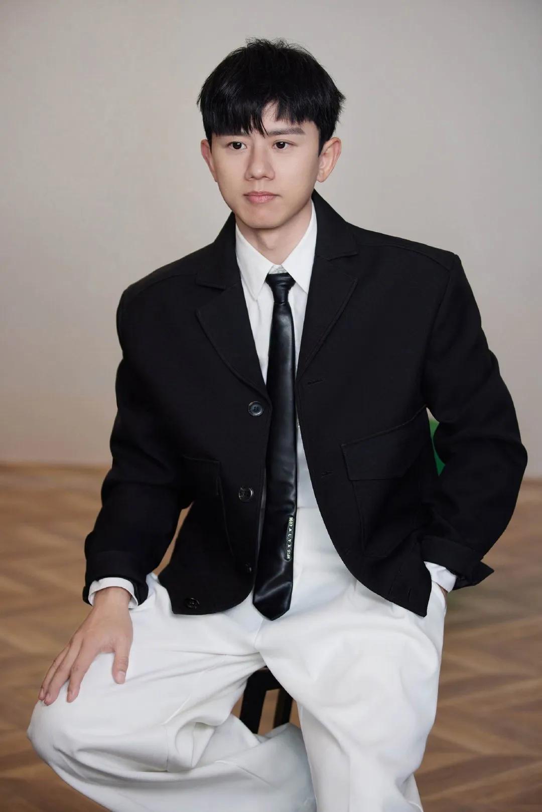 周雨彤杨紫吴倩哭戏,徐艺珍周雨彤