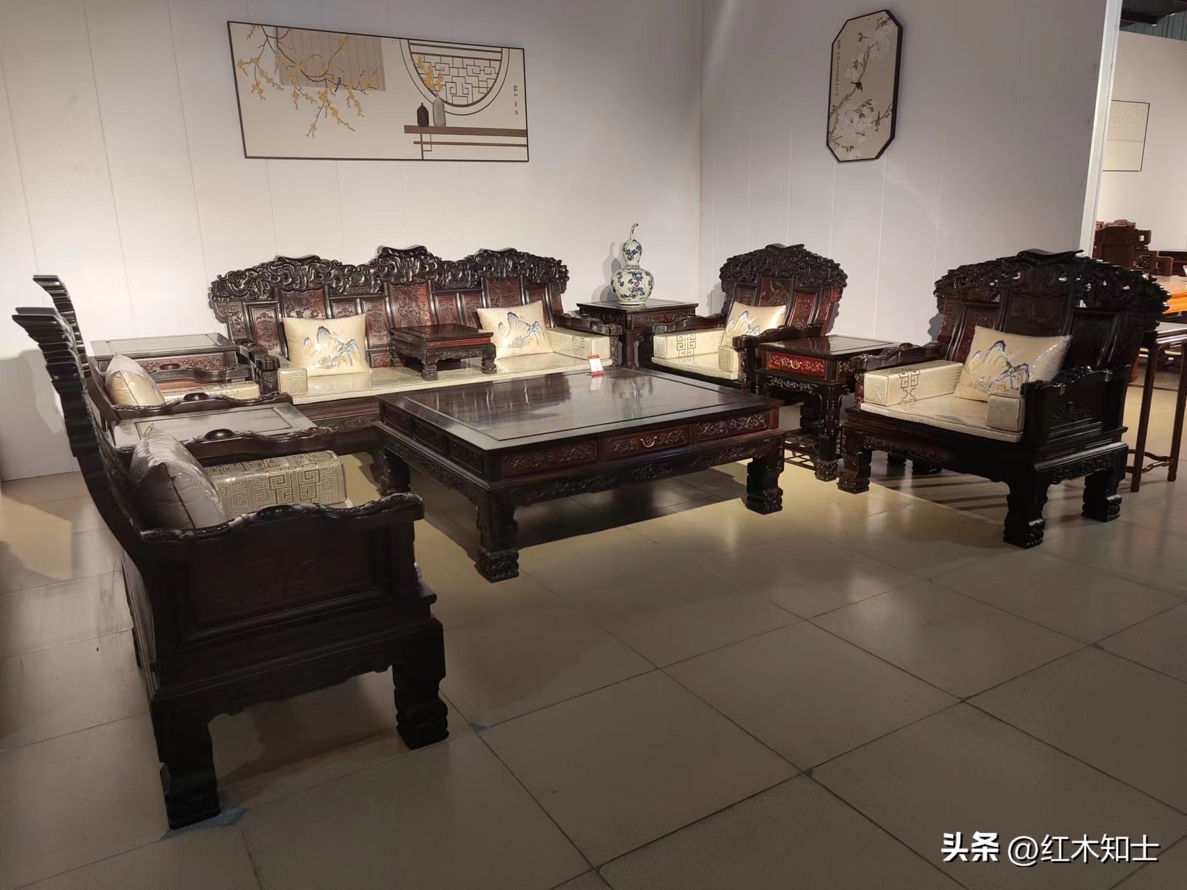 怎么挑选一套好的大红酸枝沙发,值得信赖大红酸枝沙发知识讲解