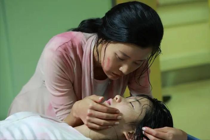 闊╁浗鐢靛奖涓殑榛戣。缇庡コ,闊╁浗鐢靛奖铔囪潕缇庝汉