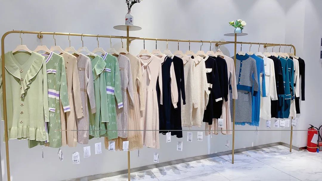 马尔飞丝品牌女装直播,马尔飞丝羊绒连衣裙折扣