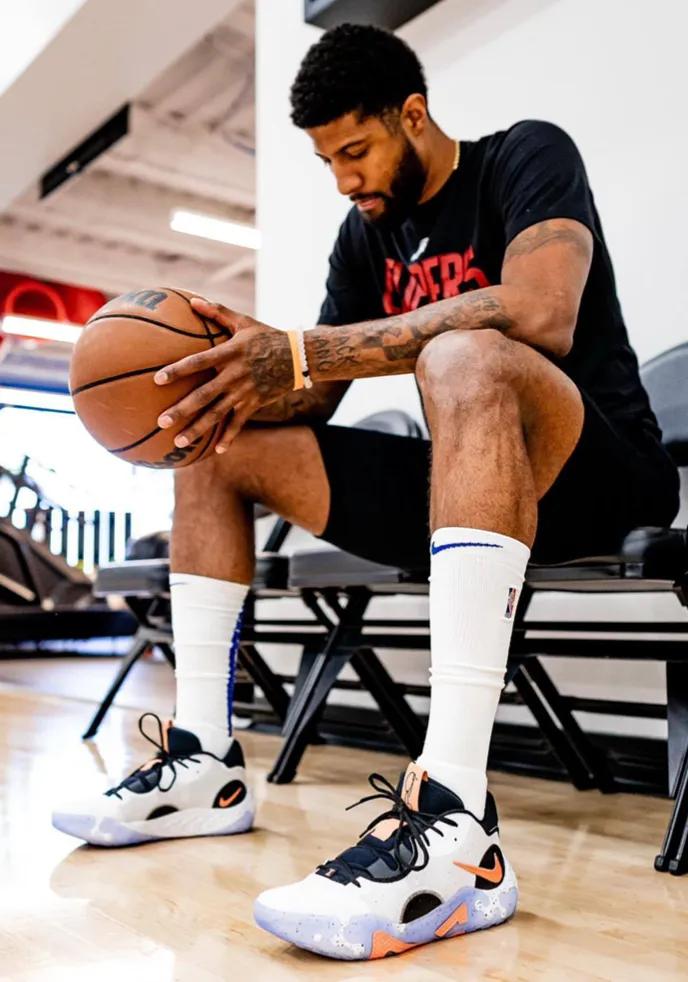 保罗乔治全新签名鞋PG6曝光，情人节配色居然是绿色的