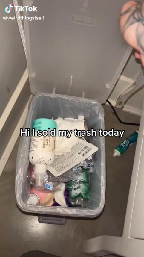 美国女子网售重口垃圾：灰尘脏水，指甲舌苔，真有人高价买？