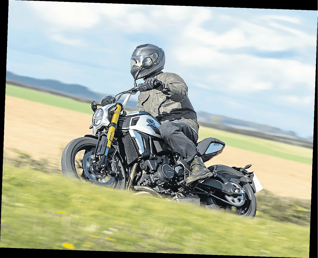 傲慢的英国佬居然这样评价春风700CL-X