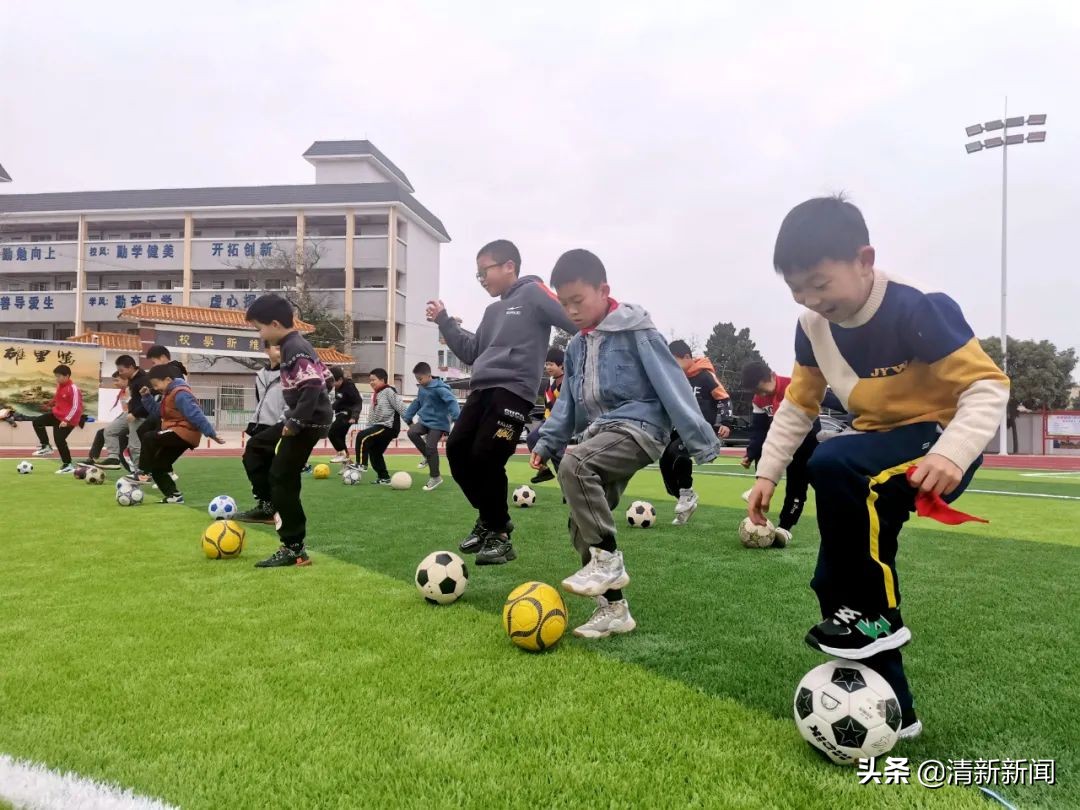 羡慕！清新这所学校新运动场投入使用啦