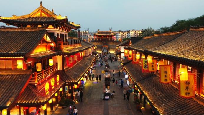 九狮拜象,是赣南客家人年俗,没出过宰相和皇帝的姓氏不能举办