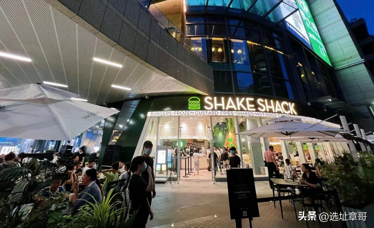 shakeshack的品牌决策,每天认识一个时尚品牌supreme
