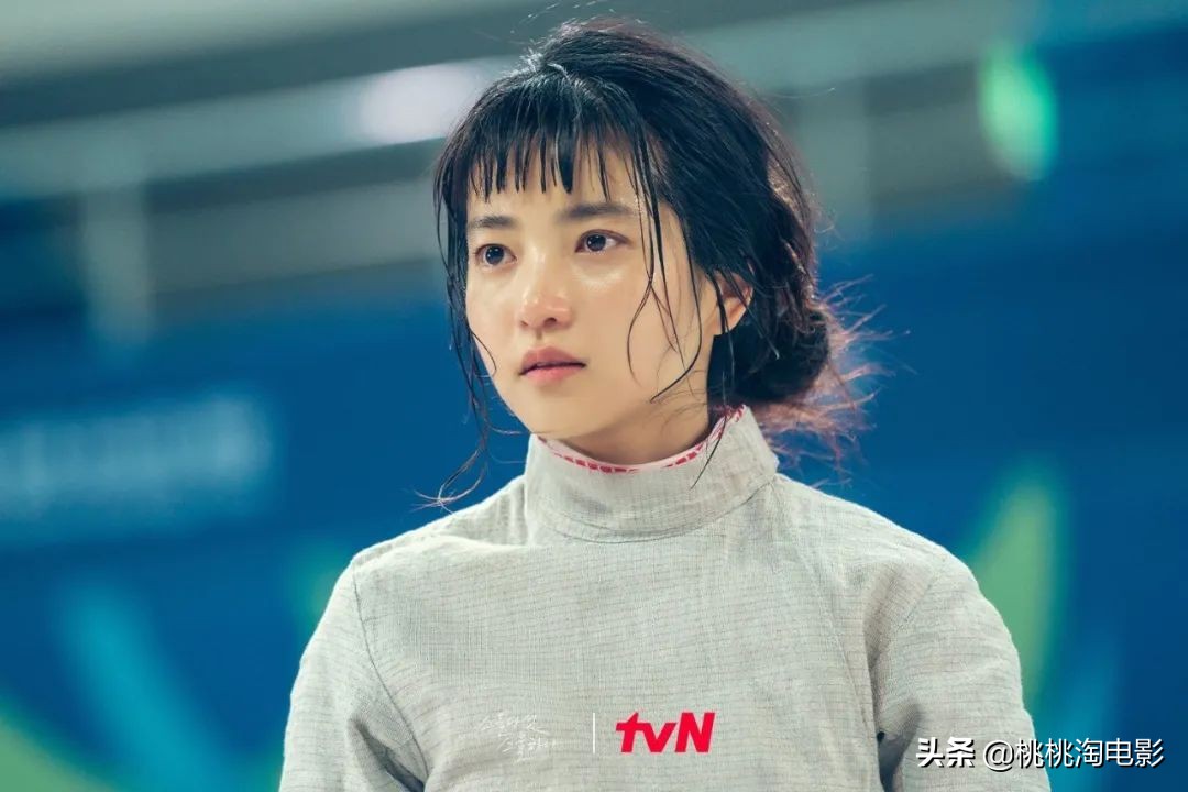 金泰梨短发惊艳瞬间,金泰梨春日写真