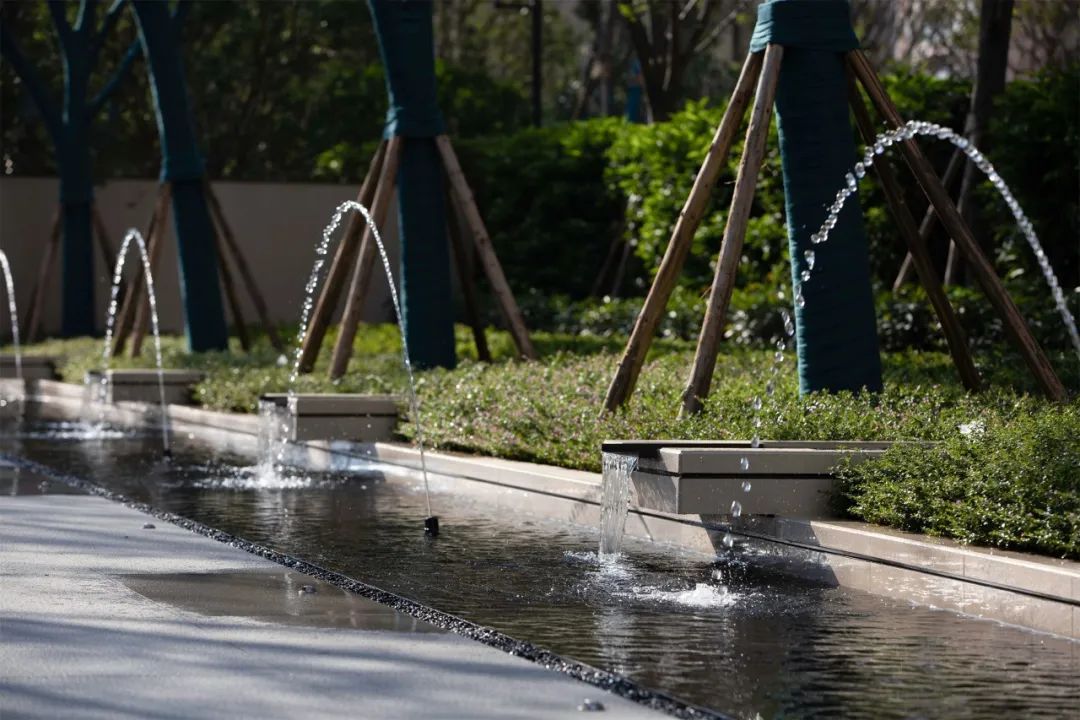 自然跌水景观,水幕瀑布跌水景观效果图