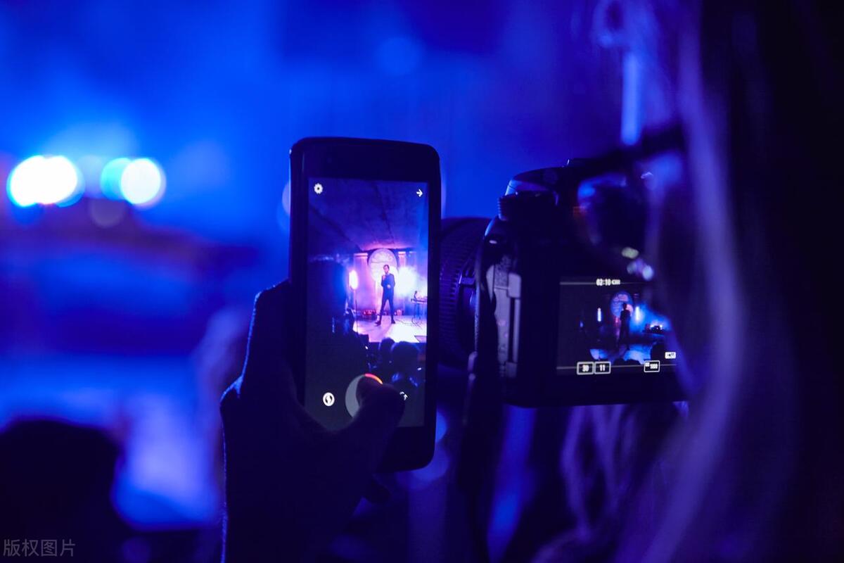 70岁老人每月7000元招保姆,保姆一个月7000