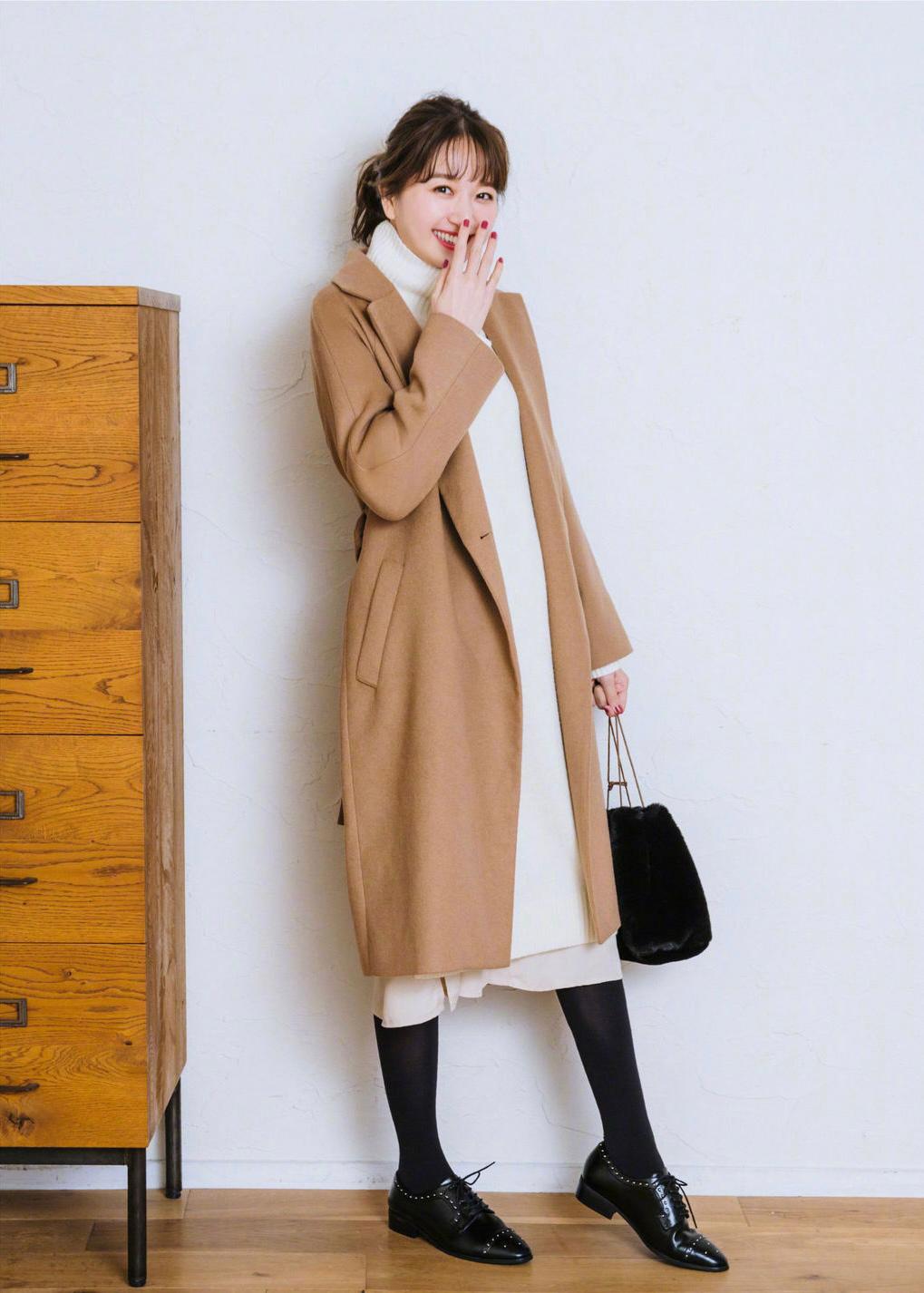 羊绒大衣中长款高级感穿搭,秋冬高级感穿搭羊绒大衣