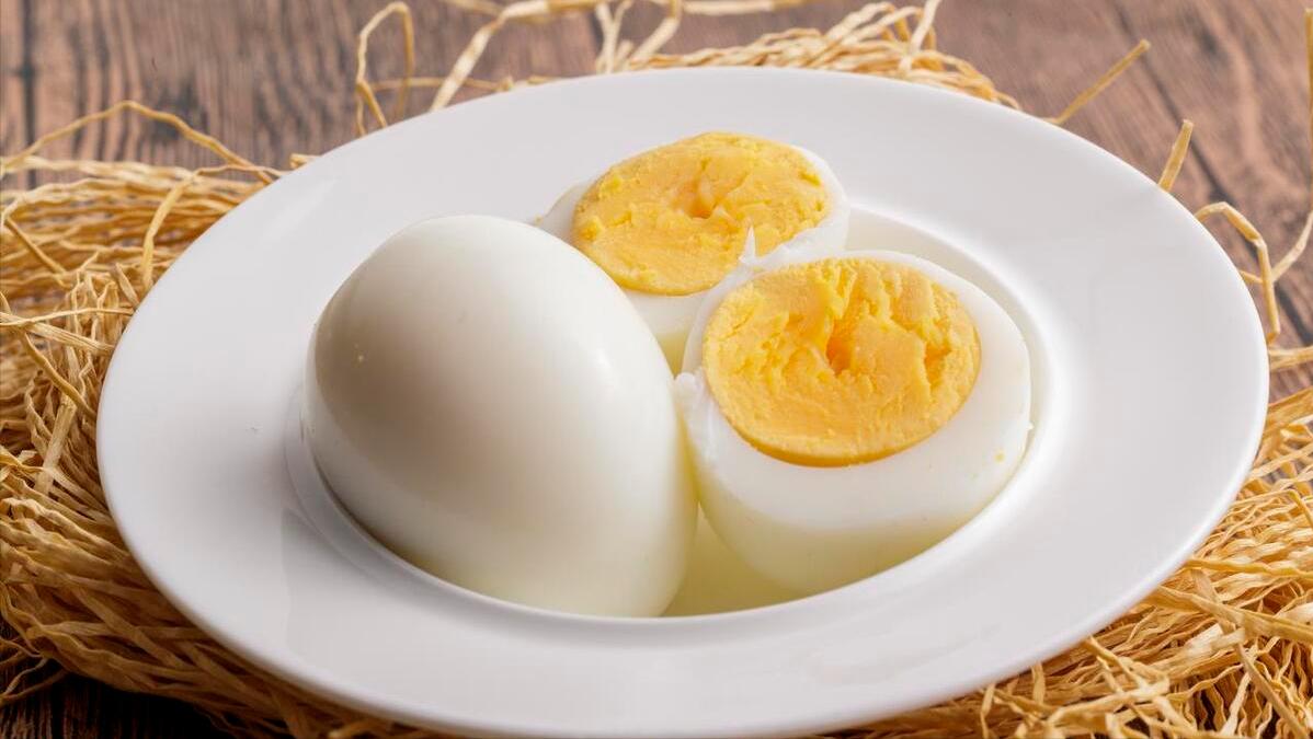 每天一个鸡蛋对恢复肝脏好吗,鸡蛋冲开水对肝脏有好处吗