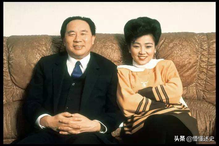90年代中国首富:入狱18年妻离子散,小28岁小姨子为他不离不弃