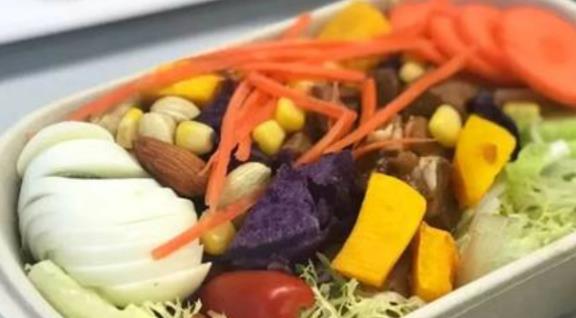 治疗小狗耳螨,小狗耳朵下面长癣怎么消掉