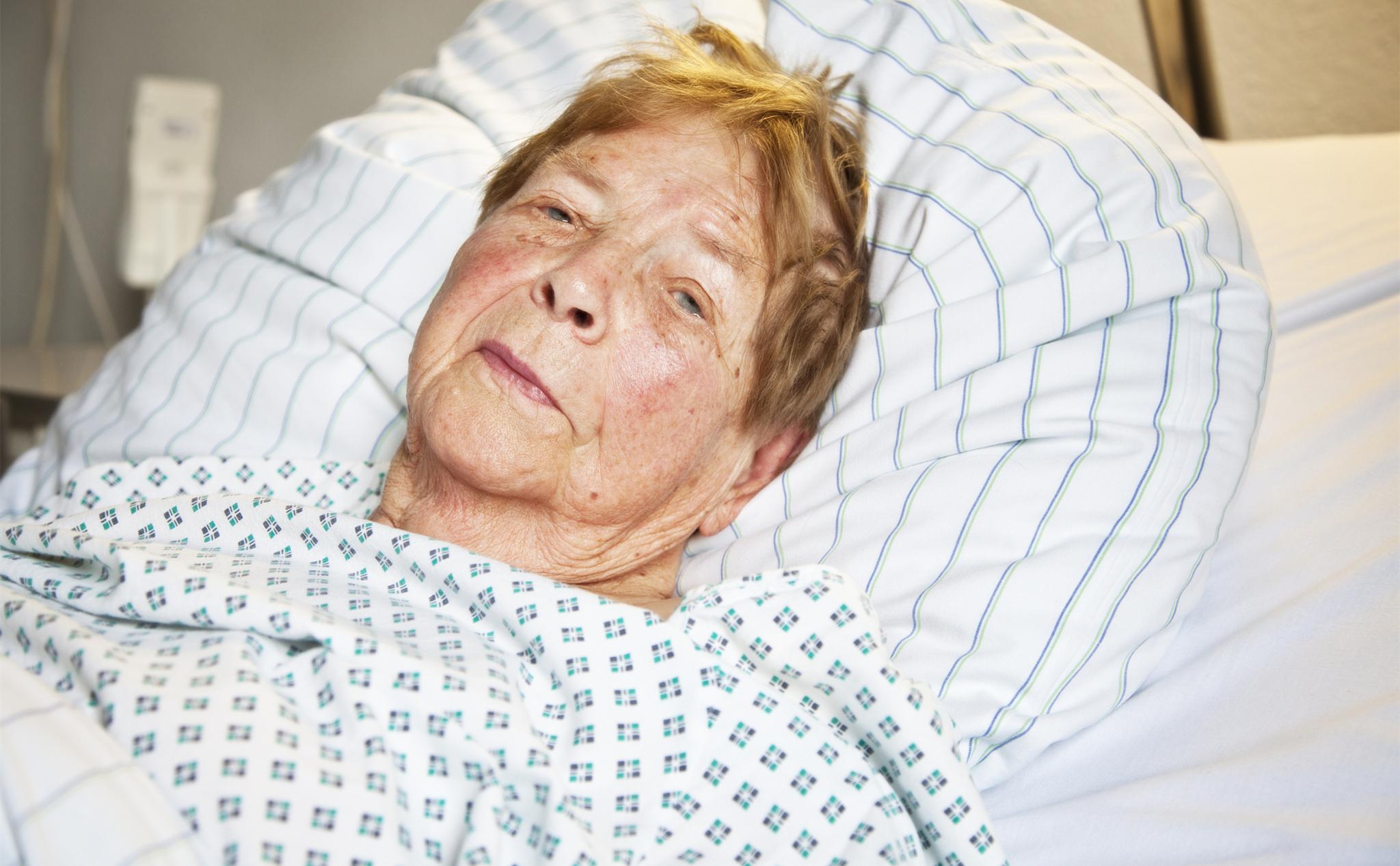 公公隐私部位做手术，婆婆和老公竟一致要求我去照顾