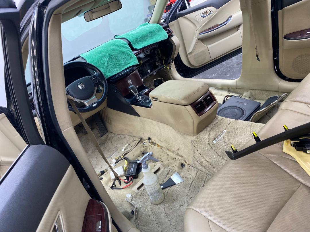 皇冠3.0经典老车翻新复活视频,13代皇冠全车翻新泉州地区