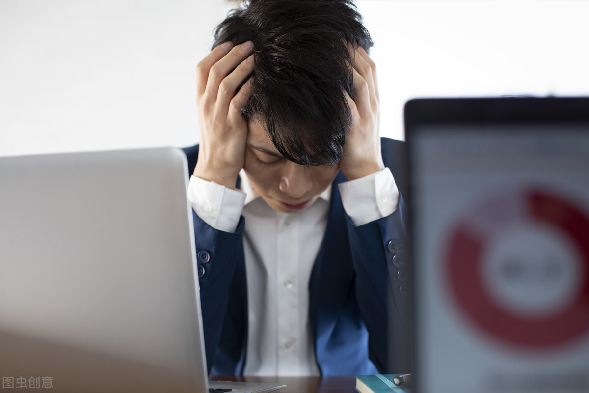 孩子沉迷手机软件,孩子沉迷于微信聊天怎么办