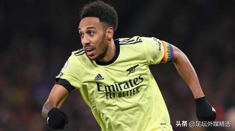 国际足坛转会市场最新动态：特里皮尔、奥巴梅杨、马夏尔、德斯特