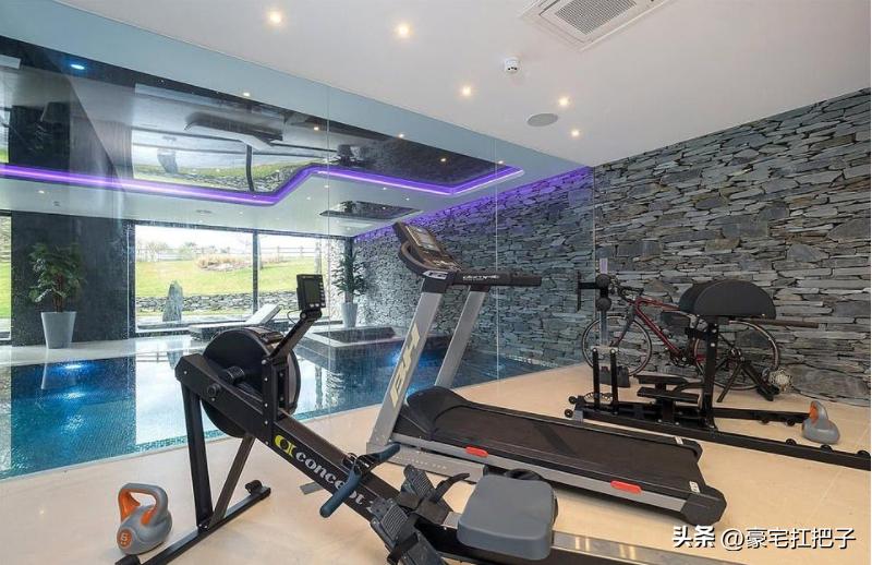 c罗1亿豪宅曝光,c罗的名车和豪宅