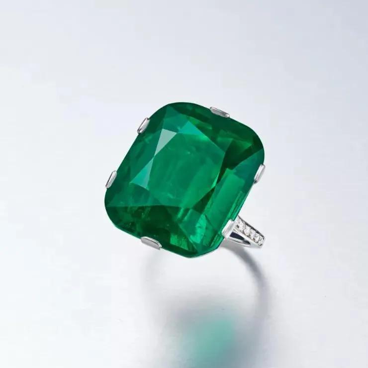 彩色宝石拍卖,最好的紫色蓝宝石拍卖价格