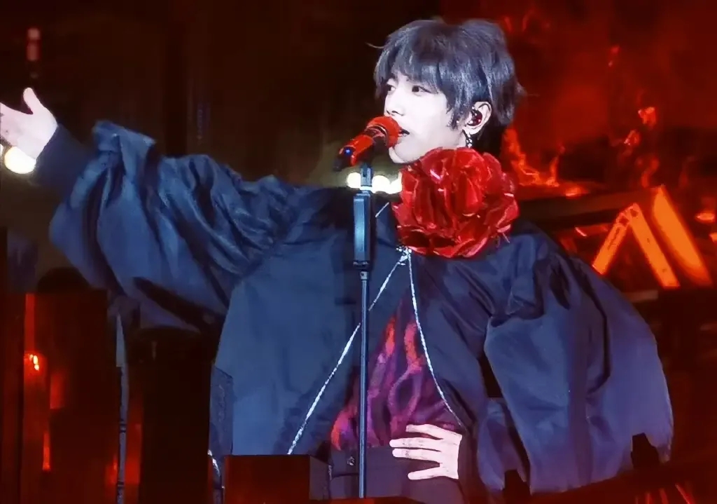 华晨宇刘德华开演唱会，刘德华用实际行动诠释谁是华语乐坛之神