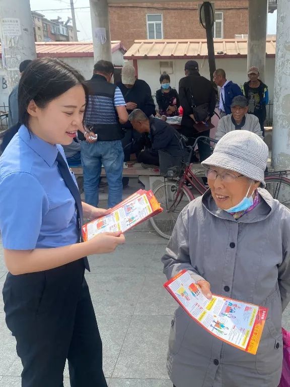 让民法典走到群众身边——文圣区人民检察院开展“美好生活·民法典相伴”普法宣传活动