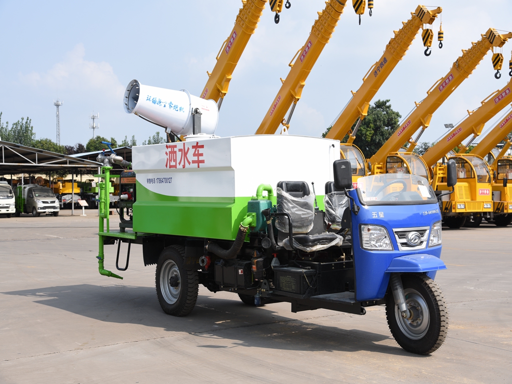 洒水车厂家推荐,5吨洒水车厂家现车