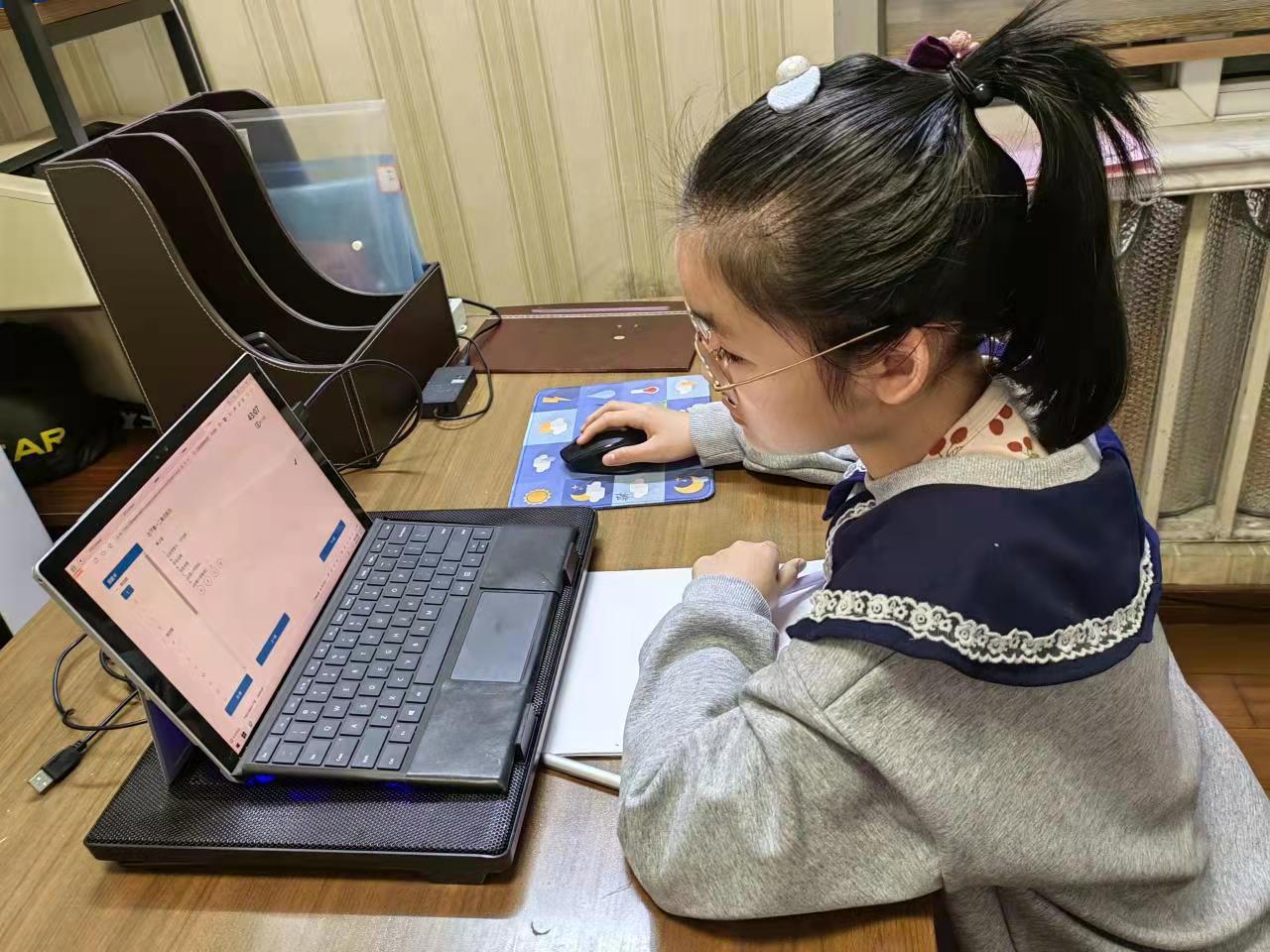 突发疫情!温州黄龙一小暂停线下教学,线上教学神速接力