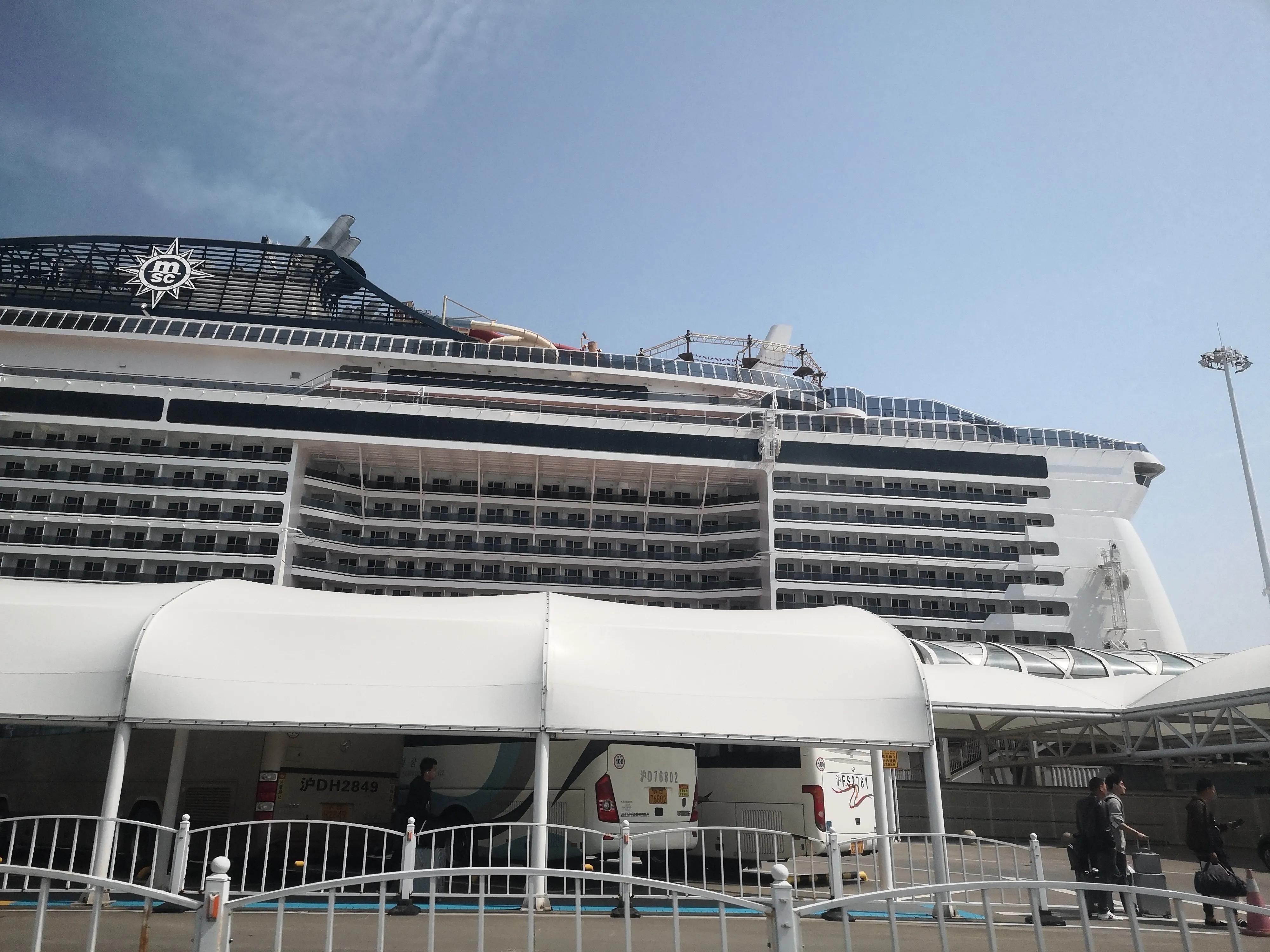 乘坐荣耀号邮轮,上海荣耀号邮轮首航大妈