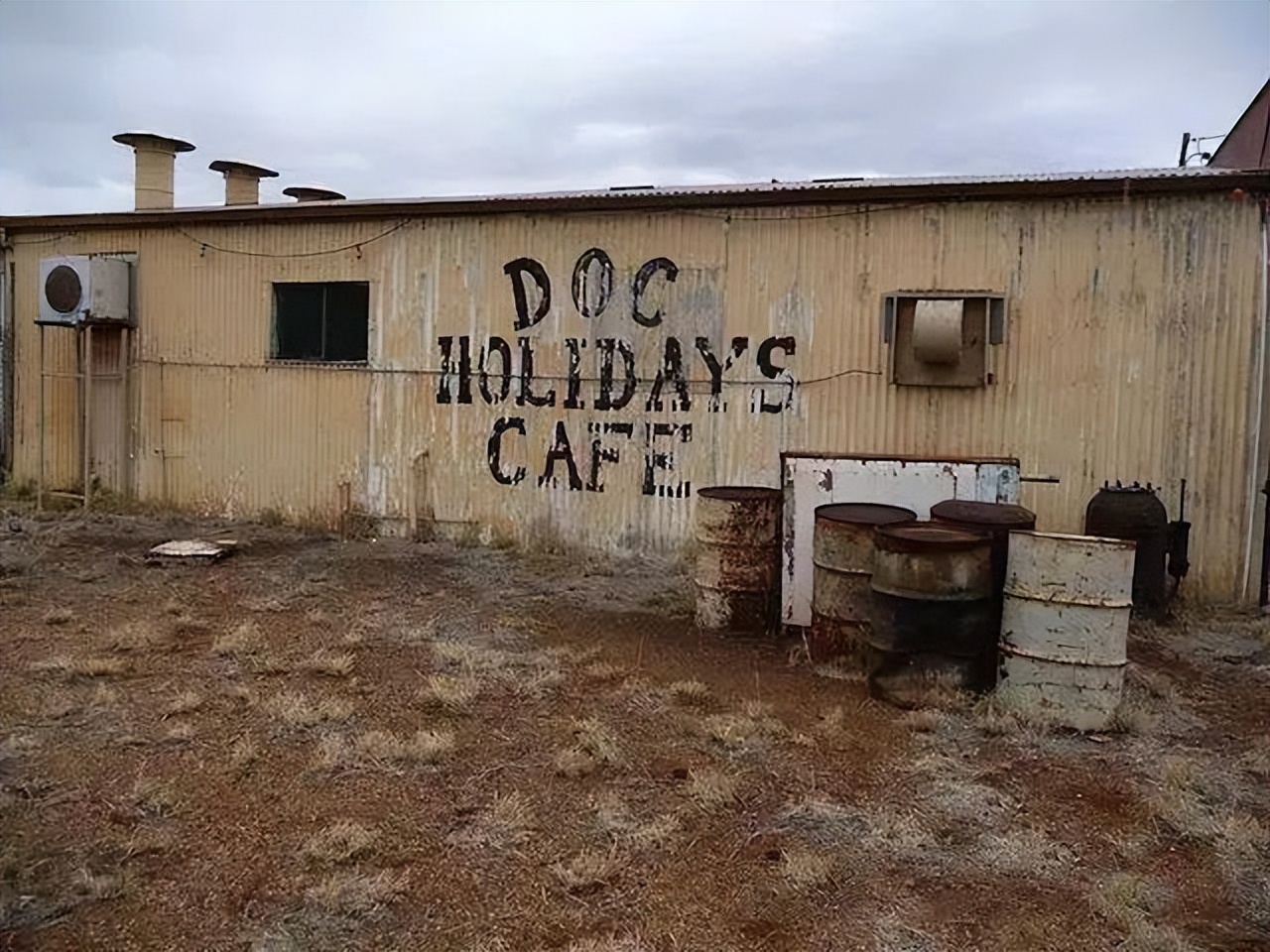 男子喝了1400瓶辐射水,男子喝核辐射水死后尸体发热